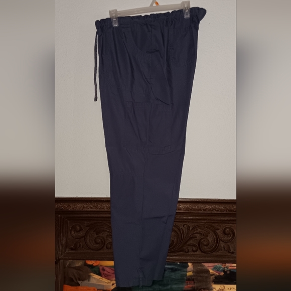 UA scrubs pants 👖, women's sz Medium/Large. 2 for $20 - Picture 2 of 8